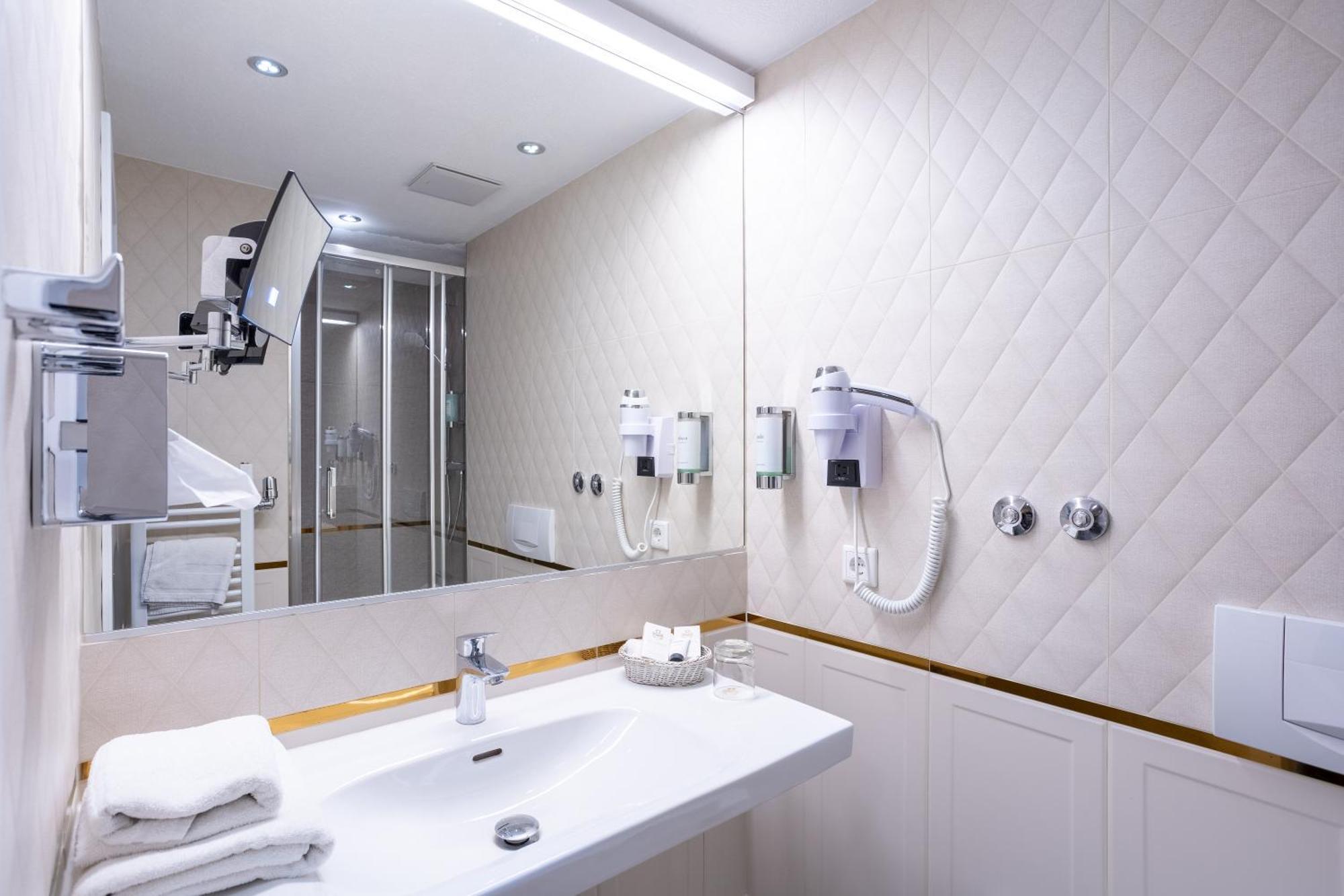 Burghotel Staufenberg Staufenberg  Ngoại thất bức ảnh