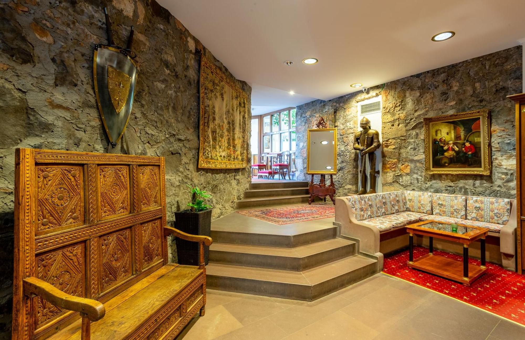 Burghotel Staufenberg Staufenberg  Ngoại thất bức ảnh