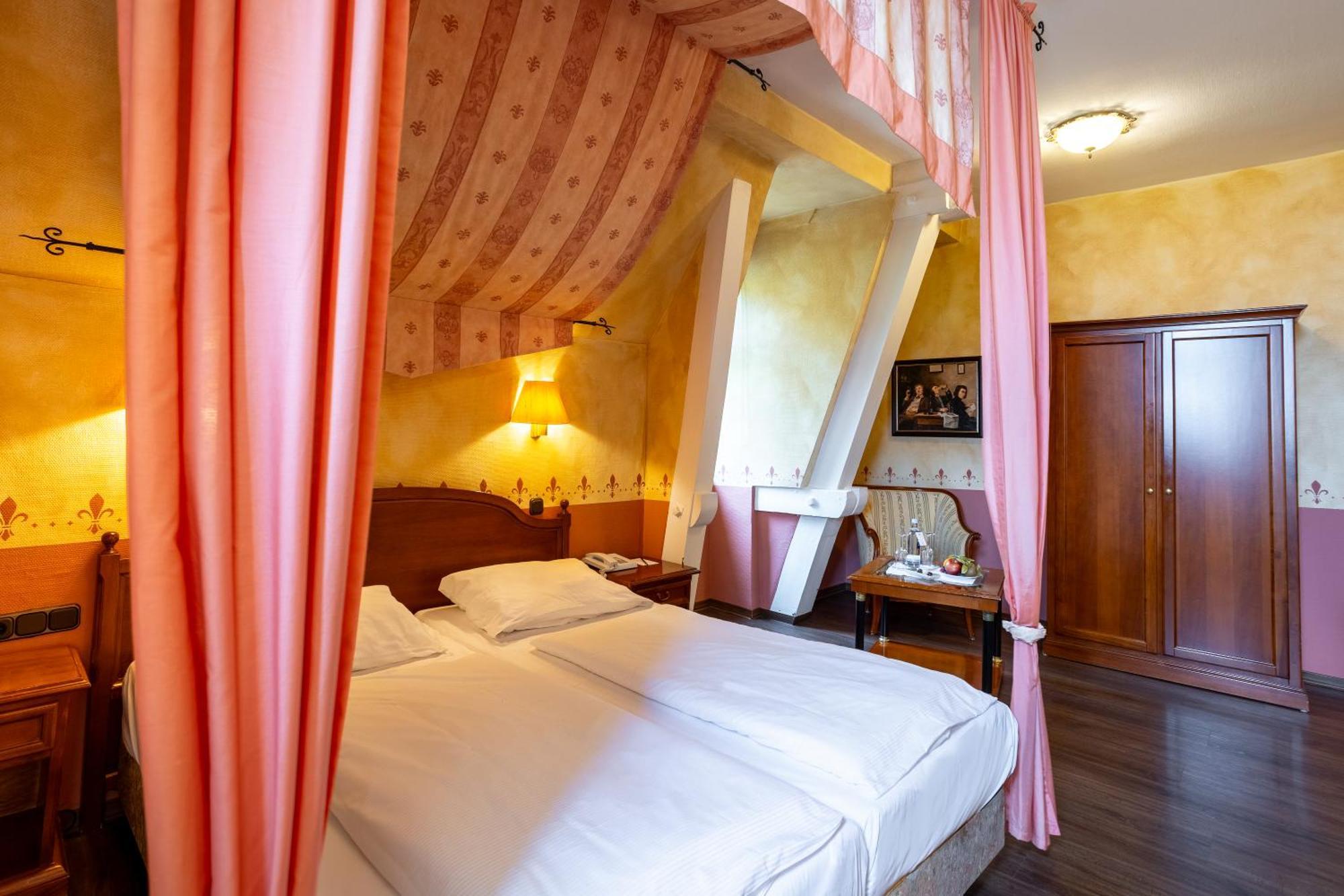 Burghotel Staufenberg Staufenberg  Ngoại thất bức ảnh