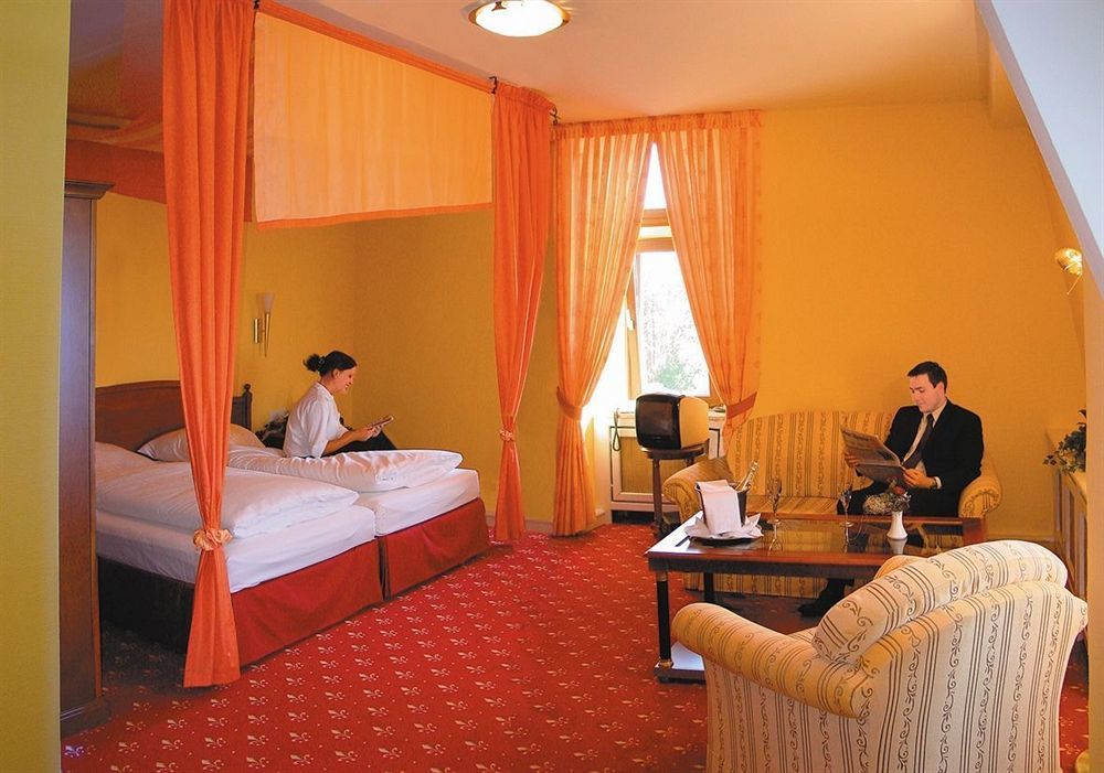 Burghotel Staufenberg Staufenberg  Ngoại thất bức ảnh